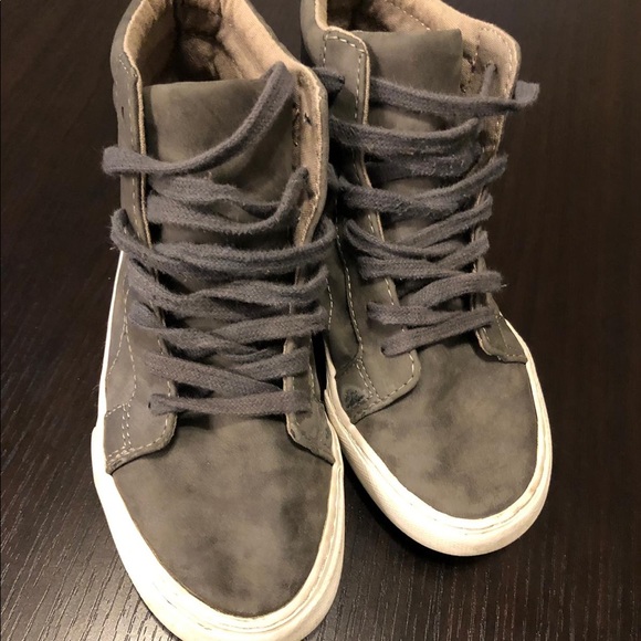 Shoes - Picture 3 of 3